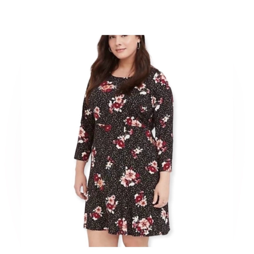 EUC Torrid Dress Black Goth Floral Mini Plus Size Wedding Guest Dress